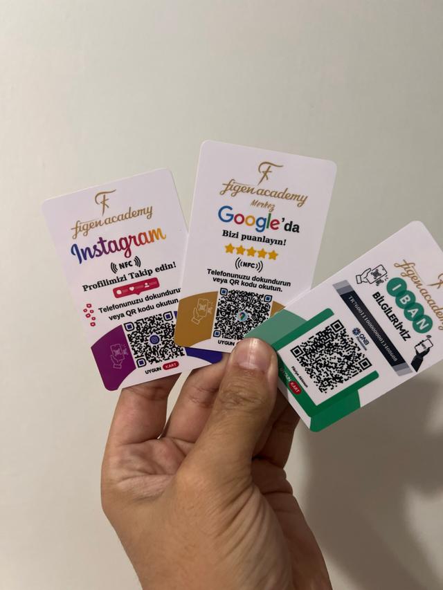 NFC ve QR kodlu özel baskılı kartlar